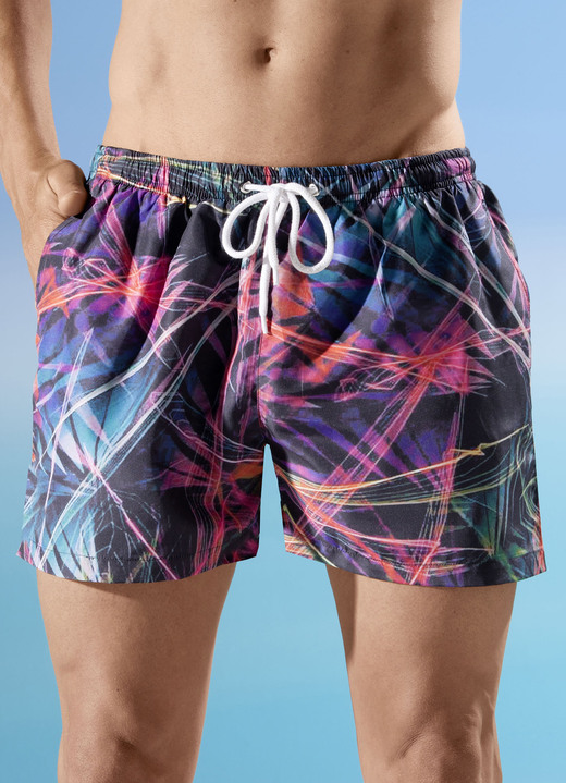 - Badeshorts allover dessiniert, Microfaser, in Größe 004 bis 012, in Farbe SCHWARZ-BUNT