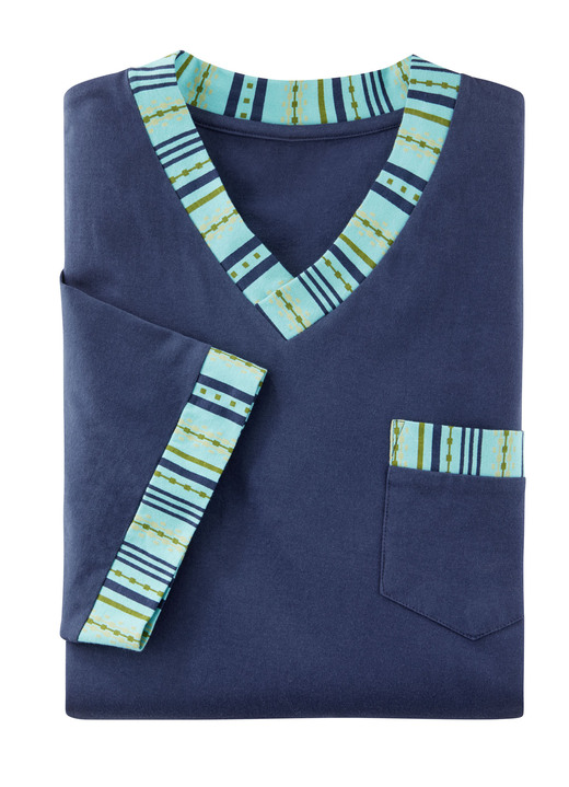 - Zweierpack Nachthemden mit V-Ausschnitt und Brusttasche, in Größe 3XL bis XXL, in Farbe 1X TÜRKIS-BUNT, 1X BLAU Ansicht 2