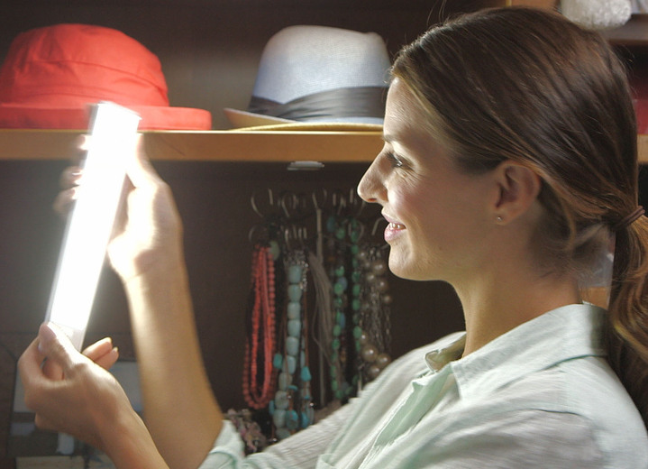 Praktische Hilfsmittel - LED-Leuchtleiste von HandyLux mit Bewegungssensor Ansicht 3 Praktische Hilfsmittel - LED-Leuchtleiste von HandyLux mit Bewegungssensor, in Farbe GRAU Ansicht 3