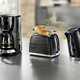 Küchengeräte-Serien - Russell Hobbs Frühstücksserie Honeycomb aus Hochglanz-Kunststoff – Farbe SCHWARZ – Ansicht 2 Küchengeräte-Serien - Russell Hobbs Frühstücksserie Honeycomb aus Hochglanz-Kunststoff, in Farbe WEISS, in Ausführung Wasserkocher – Farbe SCHWARZ – Ansicht 2