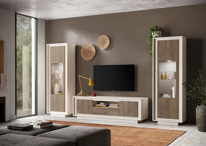 TV- & Hifi-Möbel - Stilvolles TV-Lowboard, in Farbe KASCHMIR-NUSSBAUM Ansicht 1
