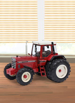 International 1455 XL von Schuco