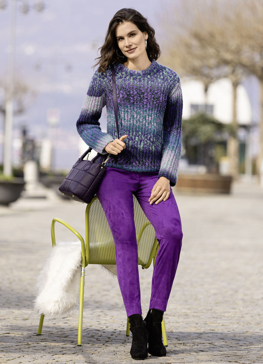 Hosen in Schlupfform - Samtweiche Hose in Knöchellänge, in Größe 017 bis 052, in Farbe LILA Ansicht 2