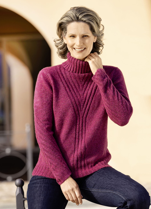 Basics - Pullover in sehr kuschliger Flauschqualität, in Größe 036 bis 052, in Farbe BEERE Ansicht 2