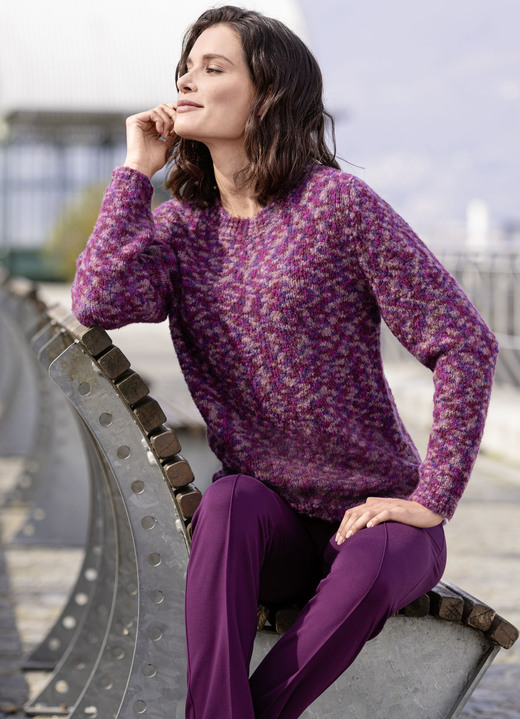 Langarm - Pullover aus hochwertigem Bouclégarn, in Größe L(44/46) bis XXL(52/54), in Farbe MAGENTA-LILA-MULTICOLOR Ansicht 3