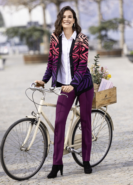 Hosen - Hose mit weicher, wärmender Innenseite, in Größe 018 bis 054, in Farbe BEERE Ansicht 4