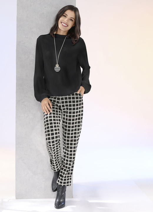 Shirts - Trageangenehmes Shirt in 2 Farben, in Größe 034 bis 052, in Farbe ECRU Ansicht 4