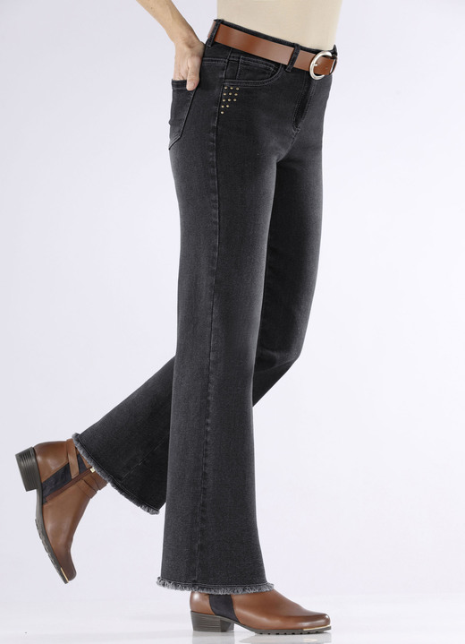 Hosen - Jeans mit angesagtem Fransensaum, in Größe 017 bis 050, in Farbe JEANSBLAU Ansicht 14