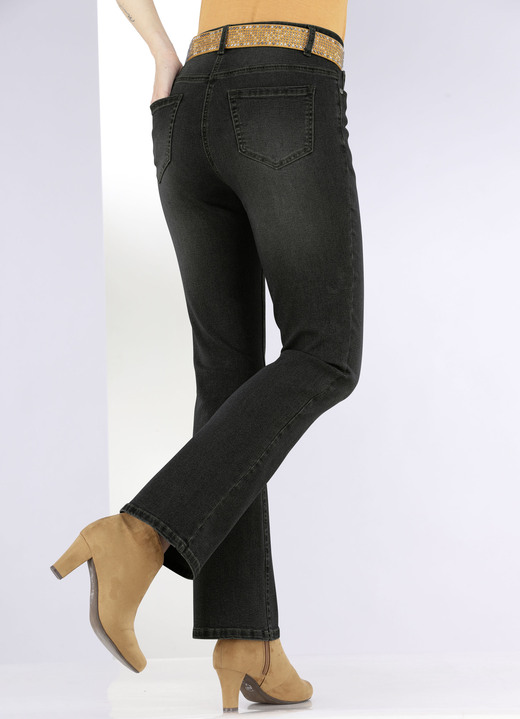 Jeans - Jeans mit leicht ausgestellter Beinweite, in Größe 017 bis 052, in Farbe HELLBLAU Ansicht 13