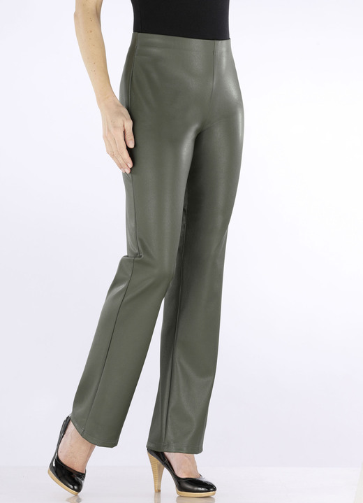 Hosen in Schlupfform - Hose mit ausgestellter Fußweite, in Größe 017 bis 052, in Farbe SCHWARZ Ansicht 21