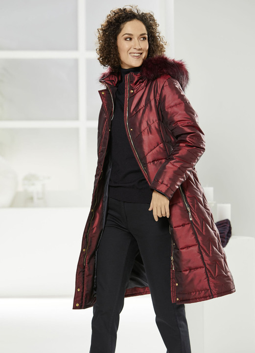 - Mantel mit Kontrastpaspelierung, in Größe 038 bis 054, in Farbe BURGUND Ansicht 2