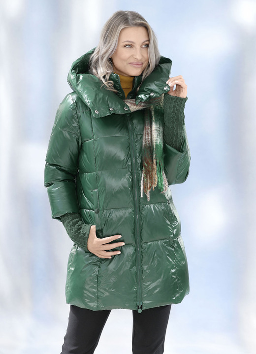 Winterjacken - Jacke mit langem Strickbund am Ärmelabschluss, in Größe 034 bis 052, in Farbe DUNKELGRÜN Ansicht 1