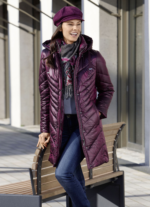 Wintermäntel - Kurzmantel mit Seitenschlitzen Ansicht 2 Wintermäntel - Kurzmantel mit Seitenschlitzen, in Größe 038 bis 060, in Farbe MARSALA Ansicht 2