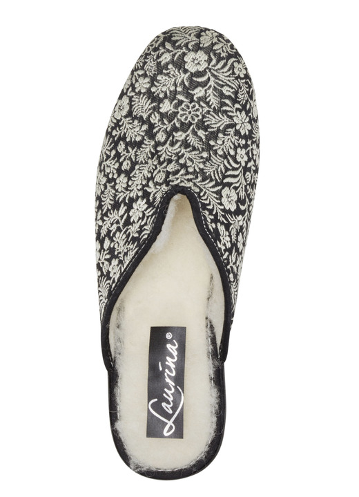 Hausschuhe - Laurina Pantoffel mit Blumen-Stickerei Ansicht 2 Hausschuhe - Laurina Pantoffel mit Blumen-Stickerei, in Größe 036 bis 042, in Farbe SCHWARZ Ansicht 2