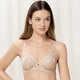 Damenmode - Triumph Amourette Bügel-BH mit Elastikspitze – Farbe PUDER – Ansicht 1 Damenmode - Triumph Amourette Bügel-BH mit Elastikspitze, in Größe 075 bis 100, in Cup C, in Farbe WEISS – Farbe PUDER – Ansicht 1