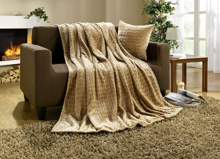 Dekokissen & Hüllen - Wohndecken und Kissenbezug aus Mikrofaser-Flausch, in Größe 205 (Wohndecke, 130x170 cm) bis 905 (Kissenbezug, 45x 45 cm), in Farbe CAMEL Ansicht 3