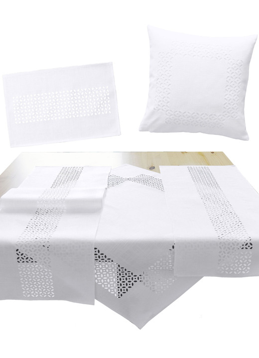 Tischdecken - Tischdecke mit dekorativer Lochstanzung Ansicht 2 Tischdecken - Tischdecke mit dekorativer Lochstanzung, in Größe 135 (2x Platzset, 30/ 45 cm) bis 404 (Kissenbezug, 40/ 40 cm), in Farbe WEISS Ansicht 2