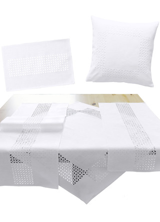 Tischdecken - Tischdecke mit dekorativer Lochstanzung, in Größe 135 (2x Platzset, 30/ 45 cm) bis 404 (Kissenbezug, 40/ 40 cm), in Farbe GELB – Farbe WEISS – Ansicht 