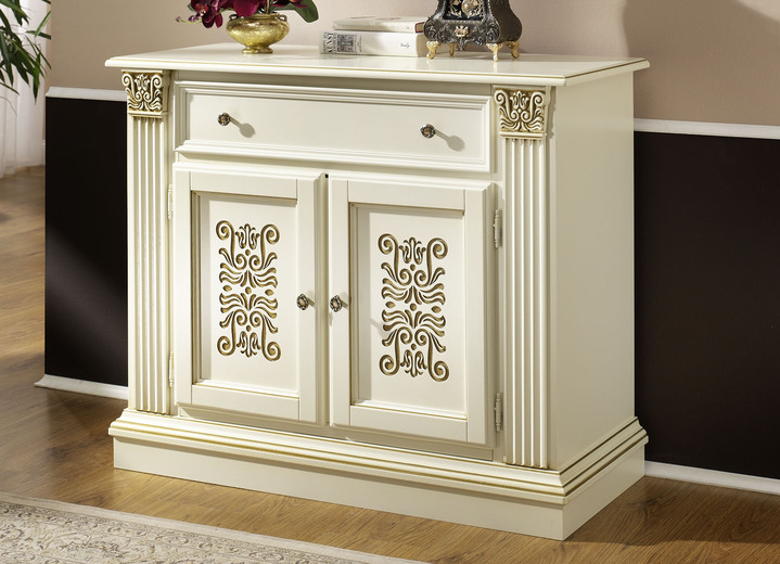 - Hochwertige Möbelserie mit aufwendigen Verzierungen, in Farbe CREME, in Ausführung Sideboard, 3-türig Ansicht 3