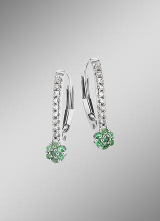Edle Ohrringe mit 18 Diamanten und echt Smarad