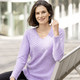 Pullover & Strickmode - Pullover aus superweichem Effektgarn, in Größe 036 bis 052, in Farbe VIOLETT – Farbe FLIEDER – Ansicht 2