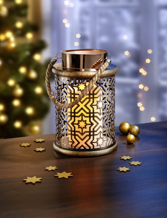 Weihnachtliche Dekorationen - Metall-Laterne mit LED-Kerze, in Farbe GOLD