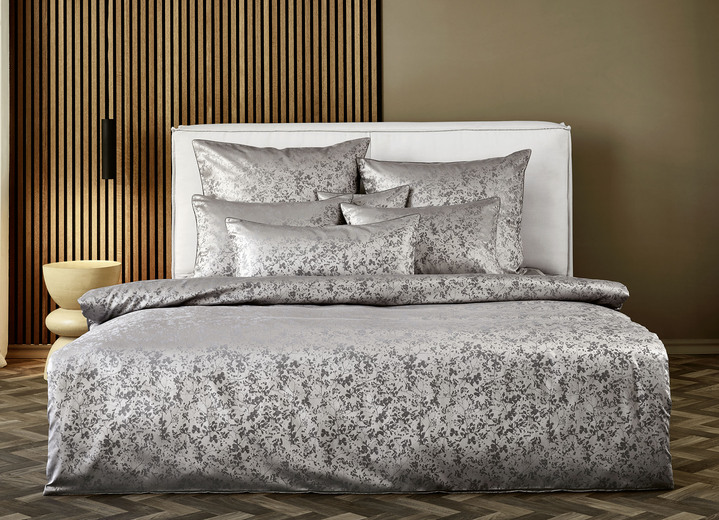Bettwäschegarnituren - Superangenehme, hochwertige Bettwäsche-Garnitur, in Größe 112 (80/80 cm + 135/200 cm) bis 122 (Kissenbezug, 40/ 40 cm), in Farbe GRAU-GOLD Ansicht 2