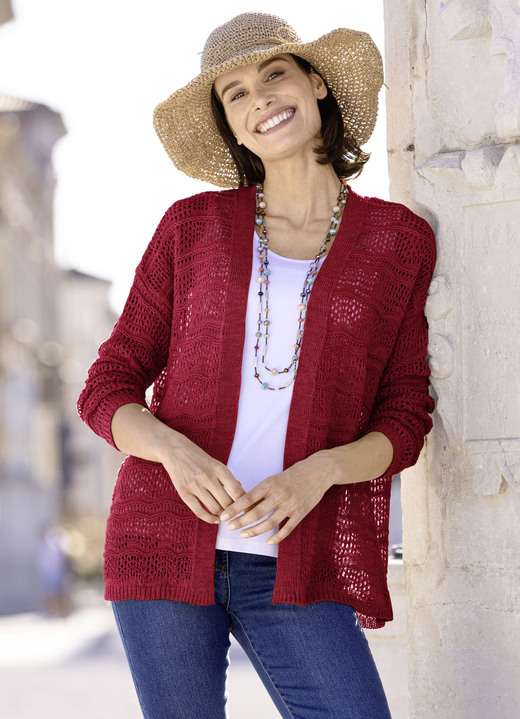 Basics - Strickjacke in feinem Netzstrick, in Größe 038 bis 054, in Farbe KIRSCHROT Ansicht 3