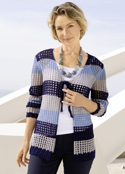 Strickjacken - Strickjacke mit edlem, dezentem Glanz, in Größe 036 bis 052, in Farbe MARINE-BLEU-GRAU Ansicht 3