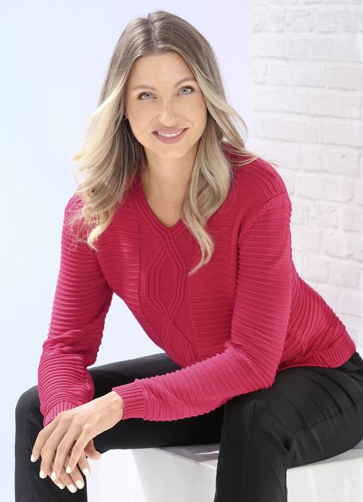 Basics - Pullover mit streckender Zopfstruktur Ansicht 3 Basics - Pullover mit streckender Zopfstruktur, in Größe L(44/46) bis XXL(52/54), in Farbe ROT Ansicht 3
