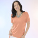 Kurzarm - Shirt mit interessanter Verarbeitung in 2 Farben – Farbe APRICOT – Ansicht 1 Kurzarm - Shirt mit interessanter Verarbeitung in 2 Farben, in Größe 036 bis 052, in Farbe APRICOT – Farbe APRICOT – Ansicht 1