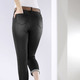 Hosen mit Knopf- und Reißverschluss - Jeans mit Push-up-Effekt – Farbe SCHWARZ – Ansicht 4 Hosen mit Knopf- und Reißverschluss - Jeans mit Push-up-Effekt, in Größe 017 bis 052, in Farbe SCHWARZ – Farbe SCHWARZ – Ansicht 4