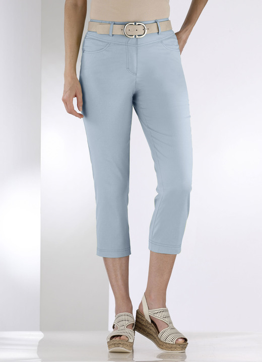 Hosen mit Knopf- und Reißverschluss - Caprihose in 4-Pocket-Form Ansicht 18 Hosen mit Knopf- und Reißverschluss - Caprihose in 4-Pocket-Form, in Größe 018 bis 052, in Farbe WEISS Ansicht 18