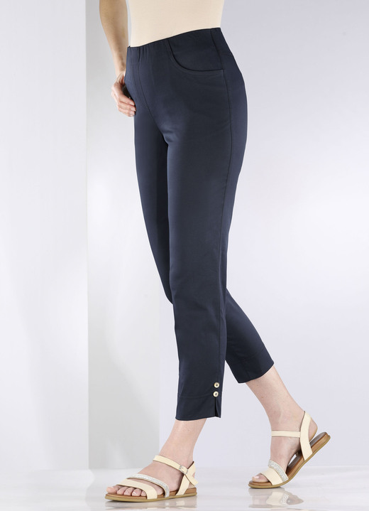 Hosen in Schlupfform - Hose mit dekorativen Zierknöpfen, in Größe 018 bis 052, in Farbe MARINE Ansicht 3