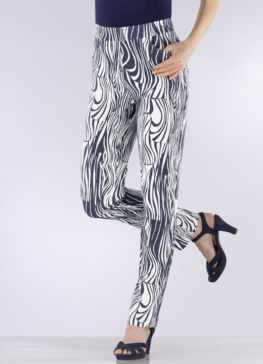Hosen - Hose in ausdrucksstarker Dessinierung, in Größe 018 bis 052, in Farbe DUNKELBLAU-WEISS Ansicht 3