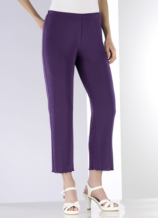 7/8-Hosen, Capris, Bermudas - Weich fließende, 7/8-lange Hose, in Größe 036 bis 060, in Farbe VIOLETT Ansicht 1