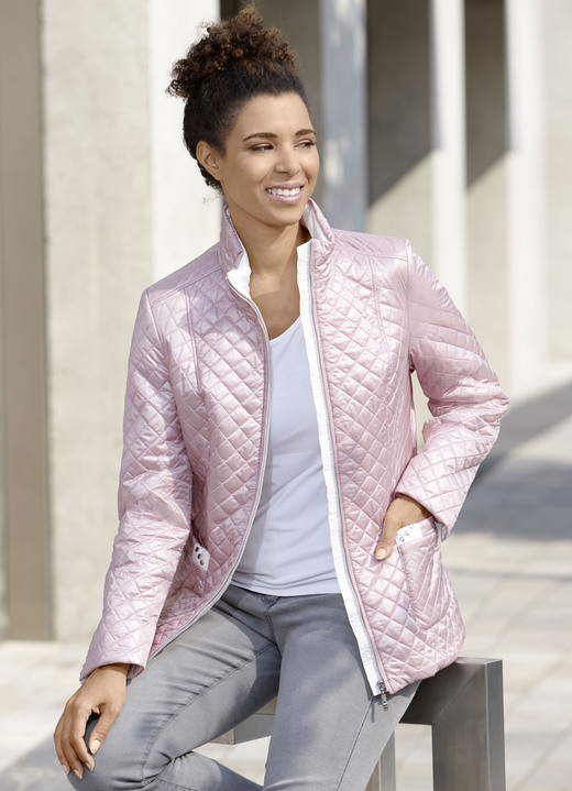 Kurz - Jacke mit aufgesetzen Taschen Ansicht 3 Kurz - Jacke mit aufgesetzen Taschen, in Größe 038 bis 054, in Farbe ZARTAPRICOT Ansicht 3