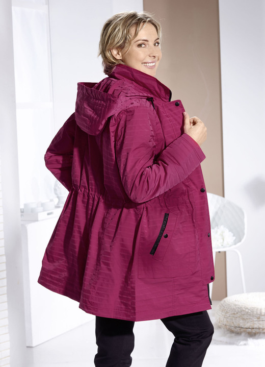 Kurz - Funktionsjacke mit dezentem Streifendessin Ansicht 6 Kurz - Funktionsjacke mit dezentem Streifendessin, in Größe 018 bis 054, in Farbe SAND Ansicht 6