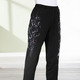 Freizeithosen - Hose mit tollem Floral Dessin, in Größe 018 bis 054, in Farbe MARINE – Farbe SCHWARZ – Ansicht 3