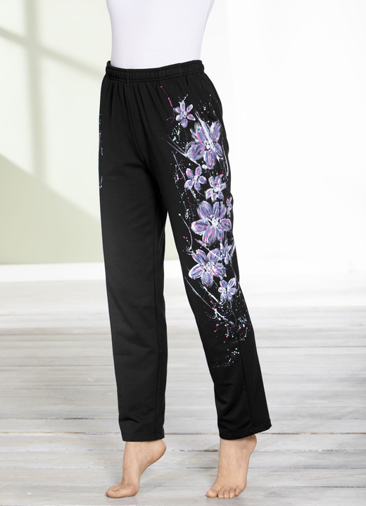 Freizeithosen - Hose mit tollem Floral Dessin, in Größe 018 bis 054, in Farbe SCHWARZ Ansicht 1