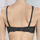 - Naturana Bügel-BH aus elastischer Spitze, in Größe 075 bis 095, in Cup D, in Farbe SCHWARZ – Farbe SCHWARZ – Ansicht 2