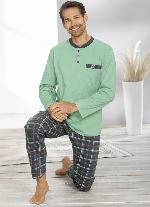- Schlafanzug mit Knopfleiste und offenen Beinabschlüssen, in Größe 046 bis 062, in Farbe GRÜN-GRAU Ansicht 2