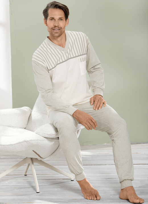 - Götting Schlafanzug mit Bündchenabschlüssen, in Größe 046 bis 060, in Farbe ECRU-RESEDA MELIERT Ansicht 2