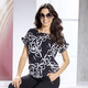 Kurzarm - Shirt mit allover dessiniertem Chiffon – Farbe SCHWARZ-WEISS – Ansicht 1 Kurzarm - Shirt mit allover dessiniertem Chiffon, in Größe 036 bis 052, in Farbe SCHWARZ-WEISS – Farbe SCHWARZ-WEISS – Ansicht 1