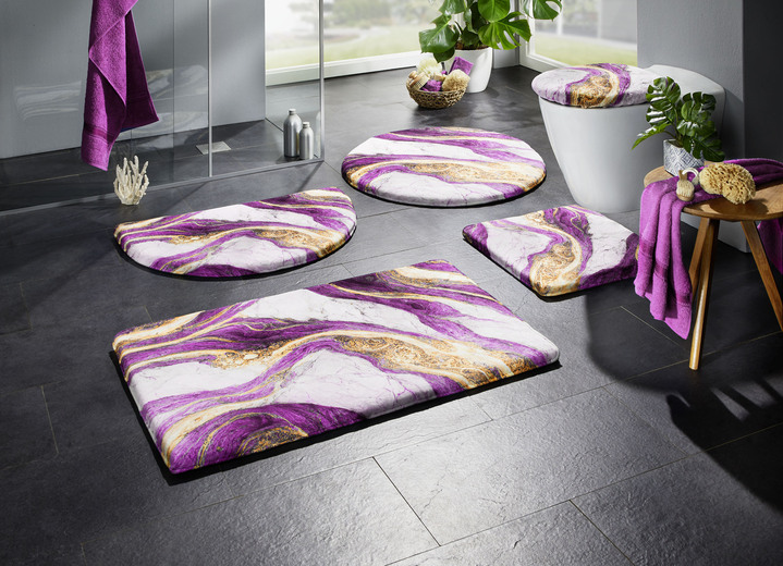 Badgarnituren - Badgarnitur in barfußweicher Qualität, in Größe 100 (Vorleger halbrund, 50/ 80 cm) bis 112 (WC-Deckelbezug, 47/ 50 cm), in Farbe AUBERGINE Ansicht 1
