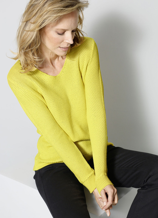 Basics - Pullover in dekorativer Struktur, in Größe 038 bis 052, in Farbe GELB Ansicht 2