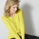 Basics - Pullover in dekorativer Struktur, in Größe 038 bis 052, in Farbe GELB – Farbe GELB – Ansicht 2