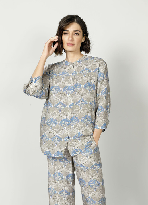 3/4-Arm - Longbluse mit harmonischem Druck 3/4-Arm - Longbluse mit harmonischem Druck, in Größe 038 bis 052, in Farbe BLAU-TAUPE