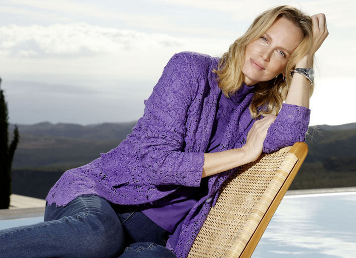 Blazer & Anzüge - Blazer mit floralem Spitzenbesatz, in Größe 038 bis 046, in Farbe LILA Ansicht 2