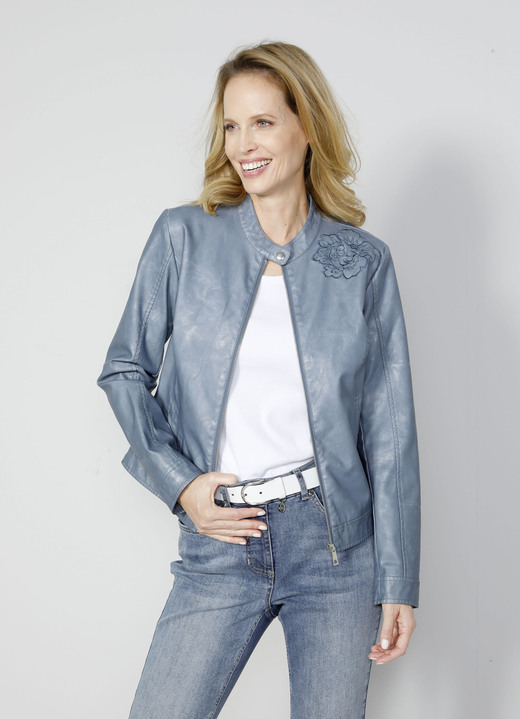 Blazer & Anzüge - Lederimitatblazer mit toniger floral platzierter Stickerei, in Größe 038 bis 052, in Farbe BLAU Ansicht 3